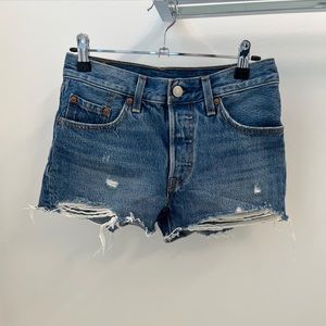 Levi’s shorts size 24